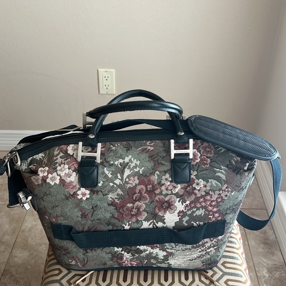 Vintage 80’s Atlantic Tapestry Carry on Shoulder Bag - Picture 2 of 16